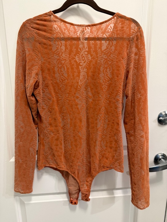 Free People Velvet Burnout Bodysuit – Rust Orange – Size Large - Picture 8 of 8